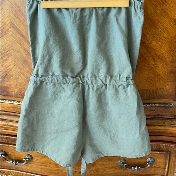Green linen romper - Picture 3 of 5